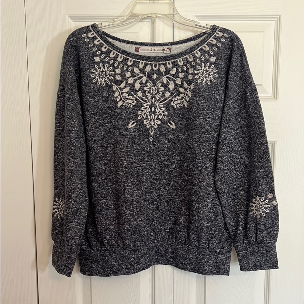 Chelsea&Violet Women’s Size Medium Navy Sweater White Embroidered detailing F1.
